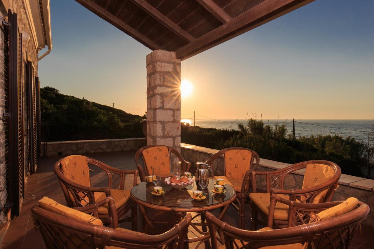 Villa Quietude Agios Stefanos Avliotes  Exteriör bild