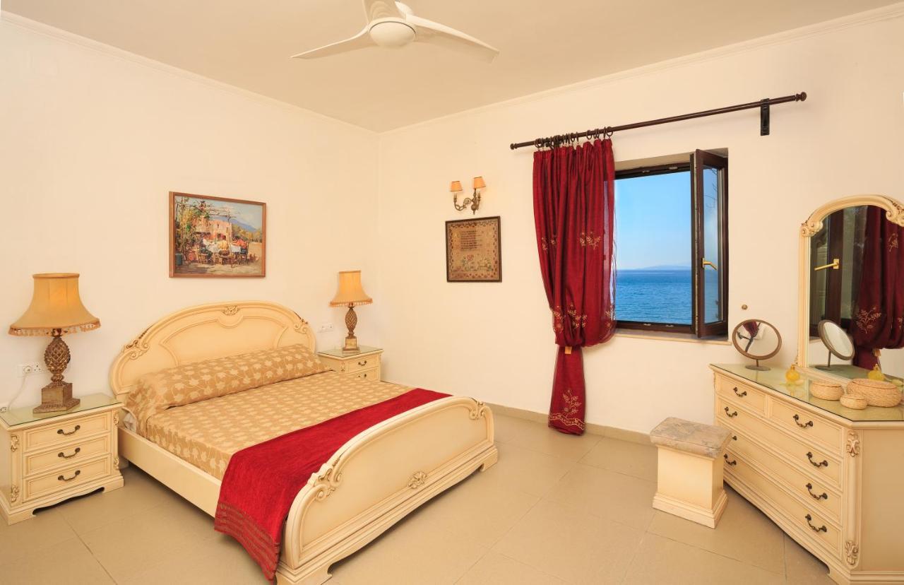 Villa Quietude Agios Stefanos Avliotes  Exteriör bild